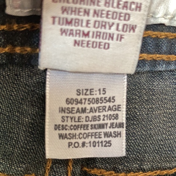 So skinny jean  with decorative stitching on back pockets size 15 - Picture 12 of 17